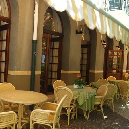 Hotel Milano 3*