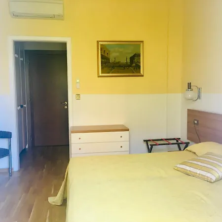 Отель Milano 3*