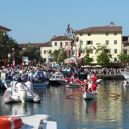 Отель Milano Градо