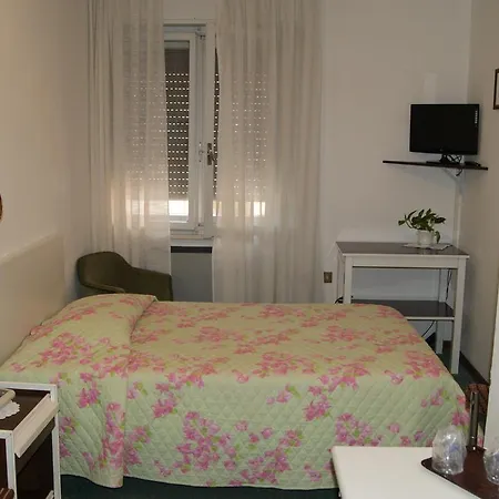 Отель Milano Градо